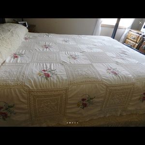 Vintage filet lace crochet embroidered quilt